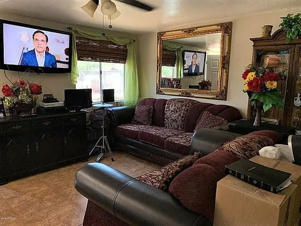 6811 North 19th Drive, Phoenix, AZ 85015