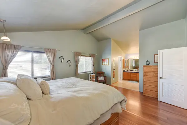 3969 Sugarbush Ln, Castro Valley, CA 94546