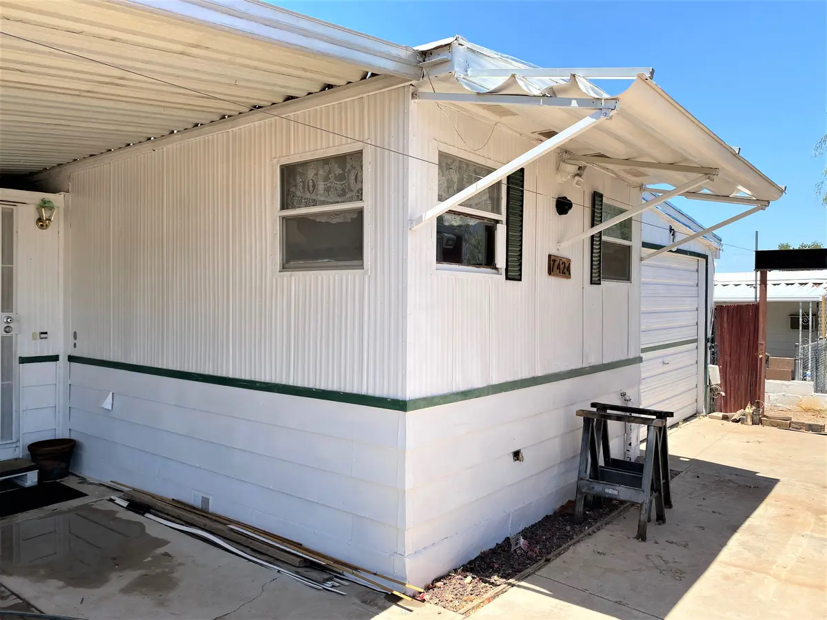 7424 S 41st St, Phoenix, AZ 85042