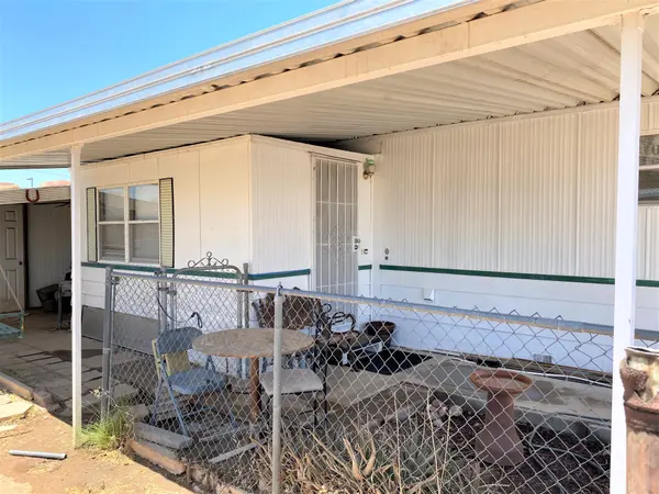 7424 S 41st St, Phoenix, AZ 85042
