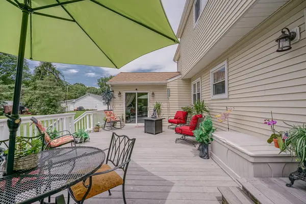 671 Mt Laurel Rd, Mt Laurel, NJ 08054