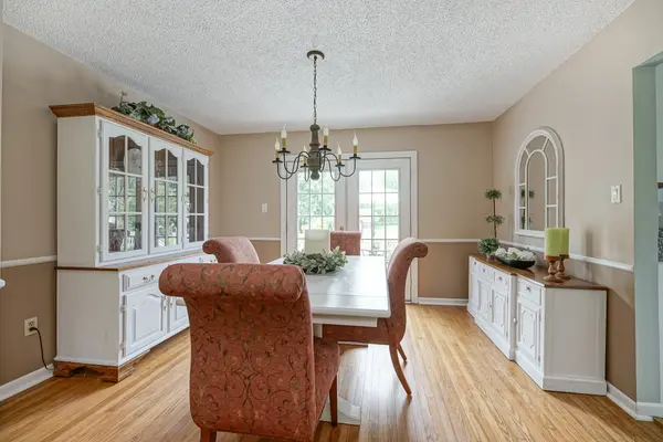 671 Mt Laurel Rd, Mt Laurel, NJ 08054