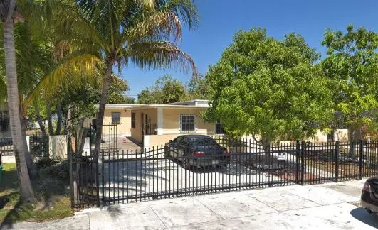 1079 Nw 112th Ter Miami FL 33168