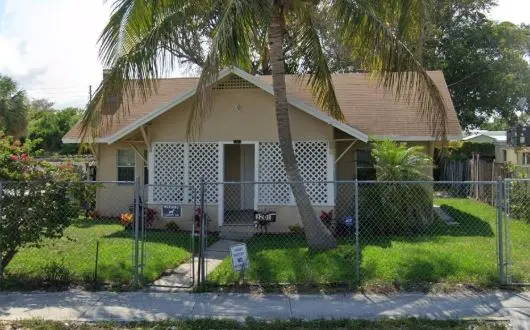 3201 Pinewood Avenue, West Palm Beach, FL 33407