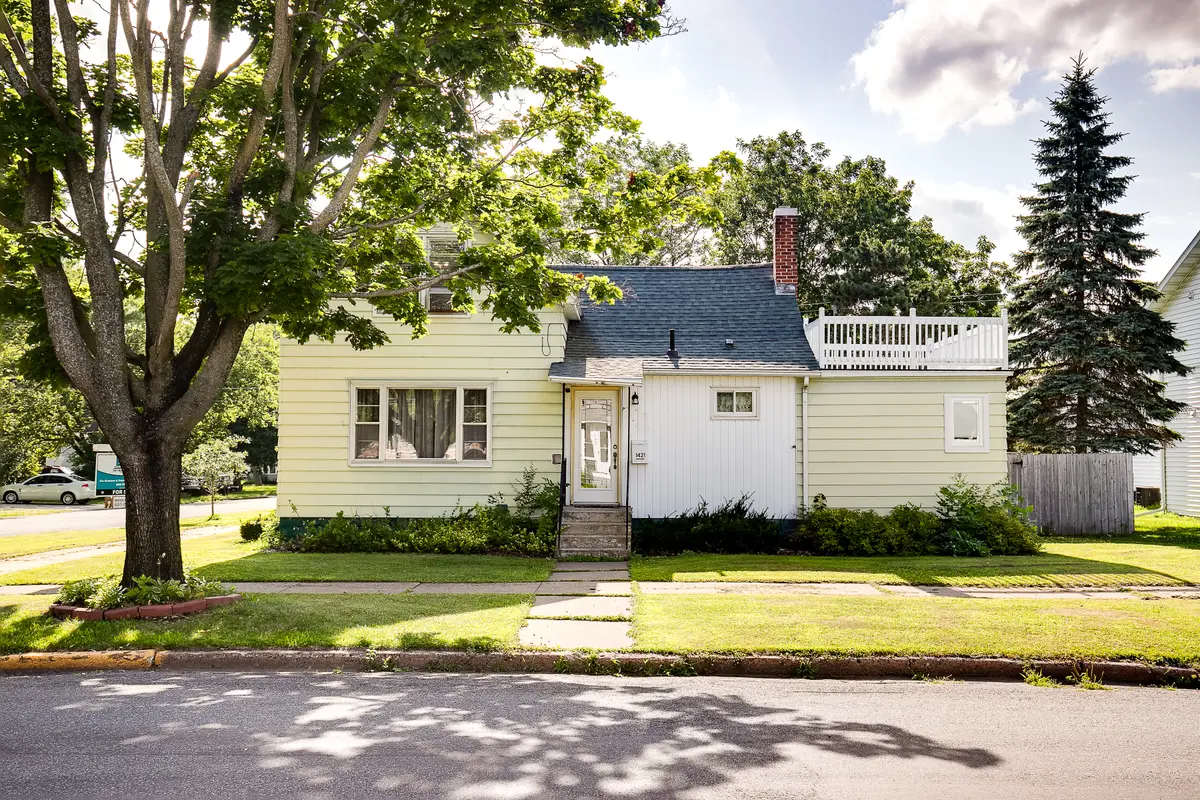 1431 8th St E, Menomonie, WI 54751