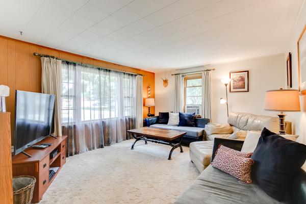 Menomonie, WI 54751,1431 8th St E