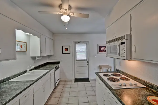 11469 N Hacienda Dr Sun City, Az 85351,