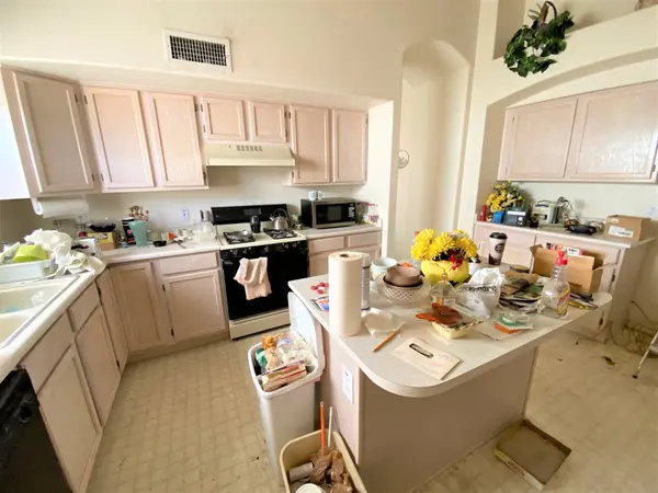 7942 W Wescott Dr, Glendale, AZ 85308