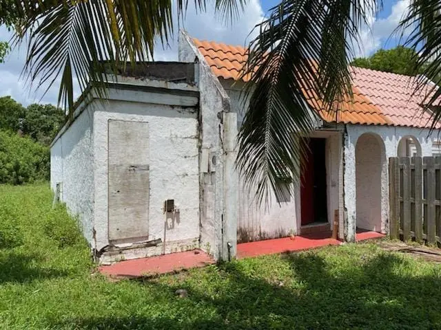 2201 NW 55th Ter, Lauderhill, FL 33313