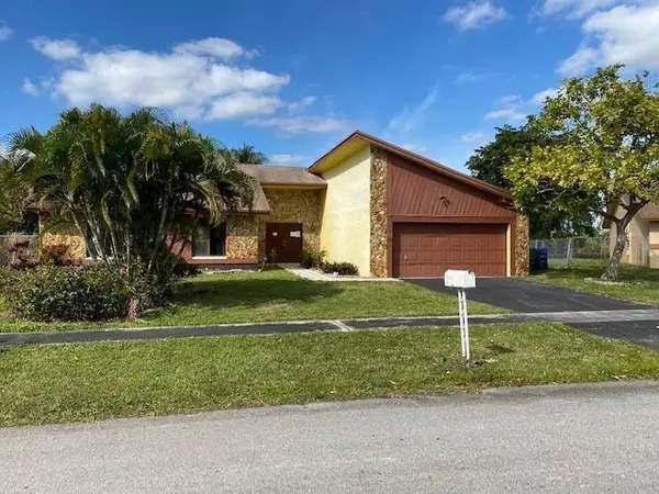 5421 NW 84th Ave, Lauderhill, FL 3351