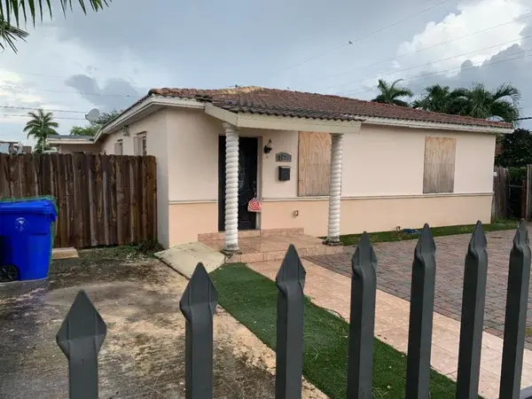 3621 NW 18th Terrace Miami, Fl 33125,