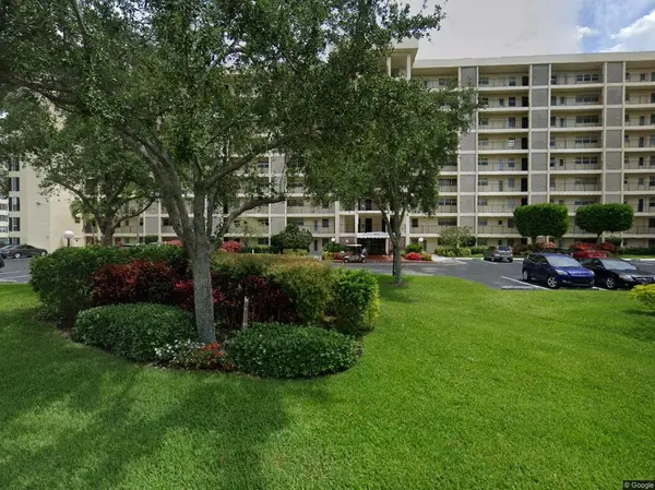 3250 N Palm Aire #409, Pompano Beach, FL 33069