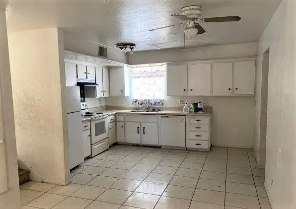 5717 North 42nd Parkway, Phoenix, AZ 85019