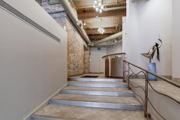 225 W Huron St #123, Chicago, IL 60654
