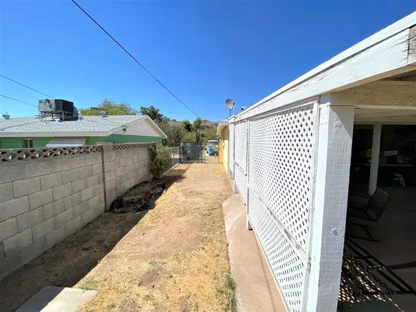1427 E El Camino Dr, Phoenix, AZ 85020