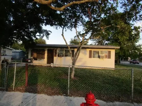 916 Southwest 24th Avenue, Fort Lauderdale, FL 33312