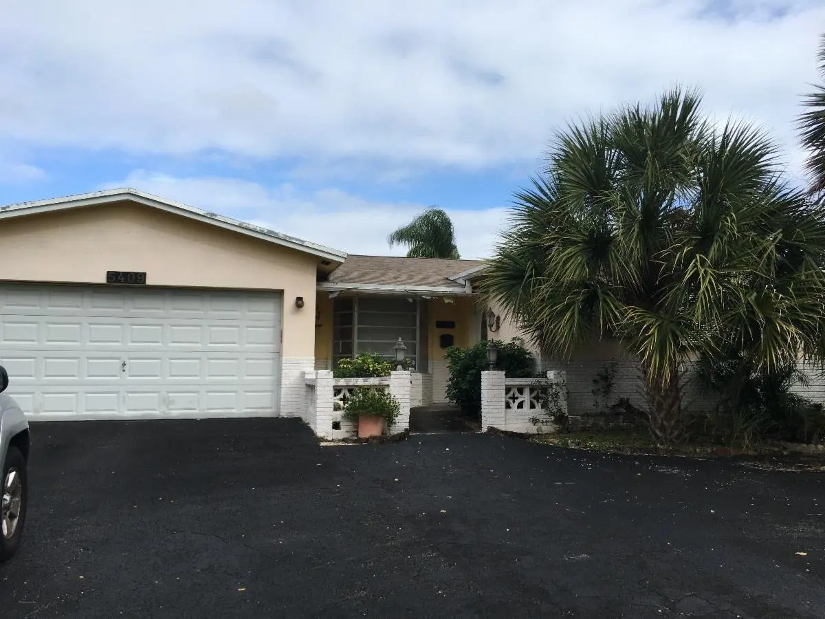 5409 W Park Rd Hollywood, Fl 33021,