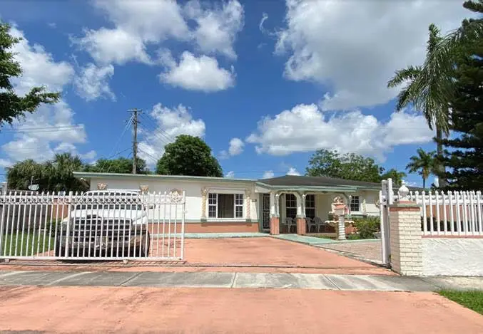 480 NW 39th Ave Plantation, Fl 33311,
