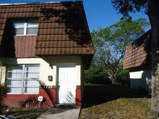 2235 NW 59th Way Lauderhill, Fl 33313,