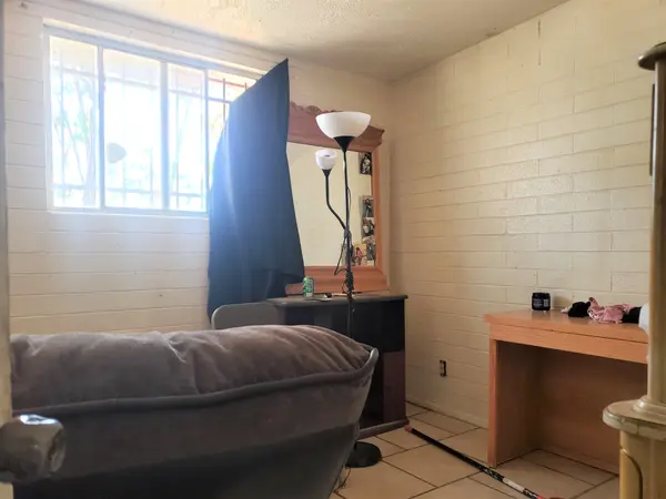 1902 E Lynne Ln, Phoenix, AZ 85042