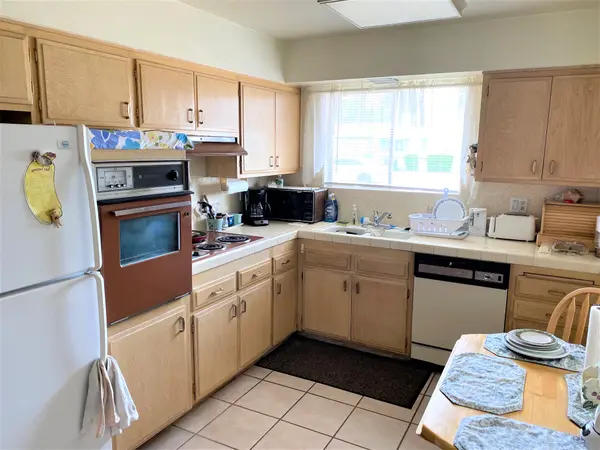 10264 W Snead Cir S, Sun City, AZ 85351