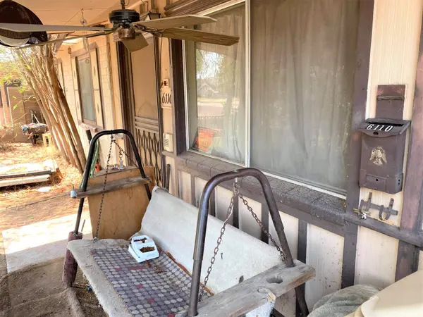 6110 w cavalier Dr Glendale, Az 85301,