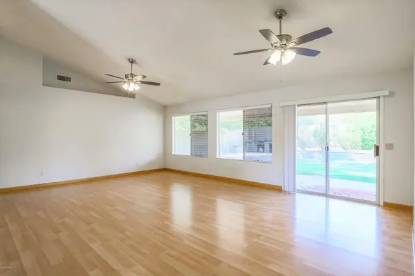 4560 East Grovers Avenue, Phoenix, AZ 85032