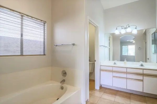 4560 East Grovers Avenue, Phoenix, AZ 85032