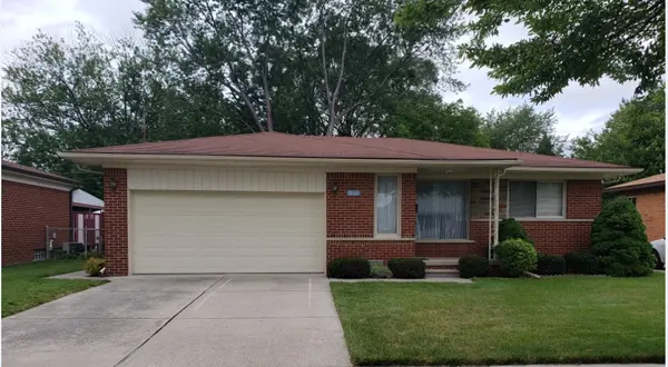 28163 Los Olas Dr, Warren, MI 48093