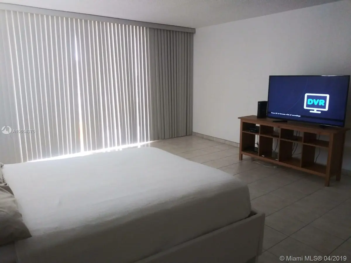 1470 NE 125th Ter #804, North Miami, FL 33161