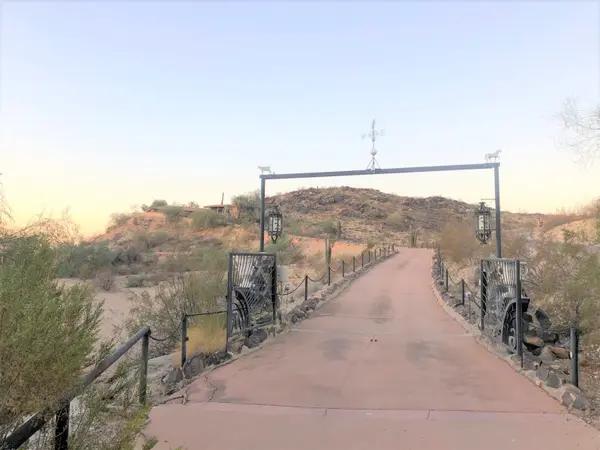 2809 East Frye Road, Phoenix, AZ 85048