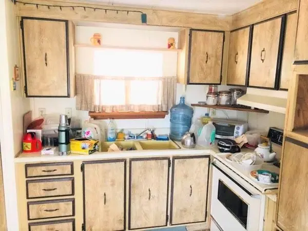 686 South Tomahawk Road, Apache Junction, AZ 85119