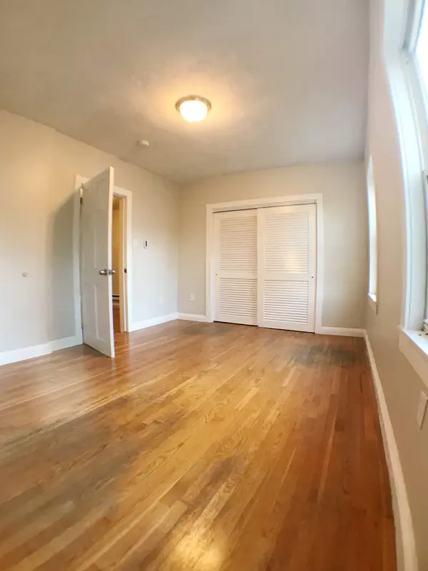 44 Rockvale Cir #2, Jamaica Plain, MA 02130