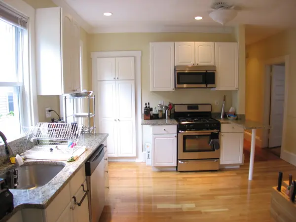 9 Spring Park Ave #2, Jamaica Plain, MA 02130