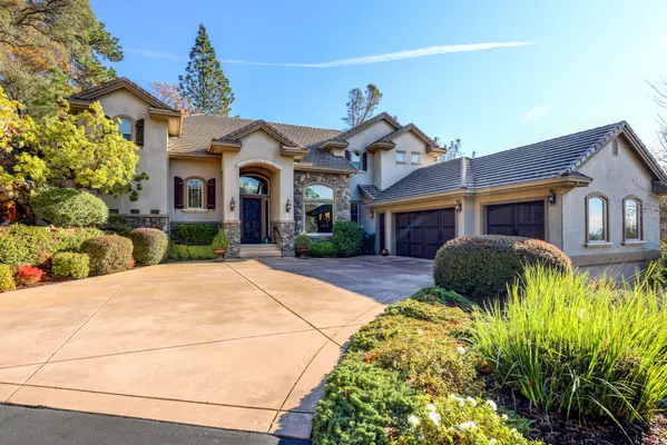 2089 Long View Dr, Meadow Vista, CA 95722