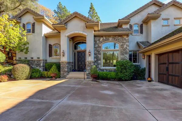 2089 Long View Dr, Meadow Vista, CA 95722