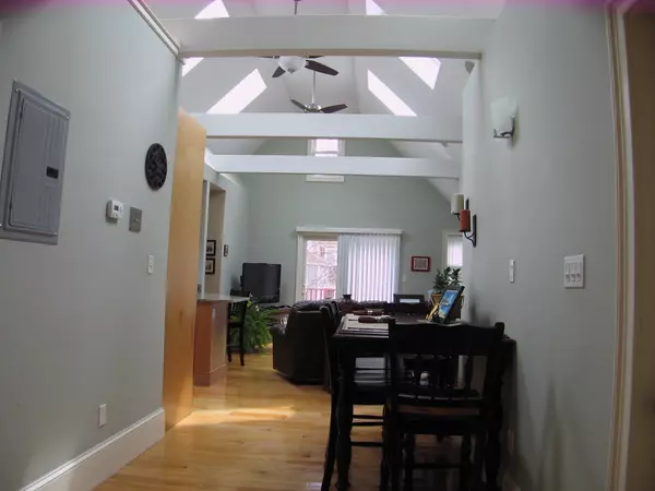 Jamaica Plain, MA 02130,434 Centre St #3