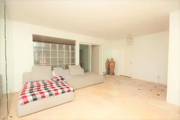 7020 East Thunderbird Road, Scottsdale, AZ 85254