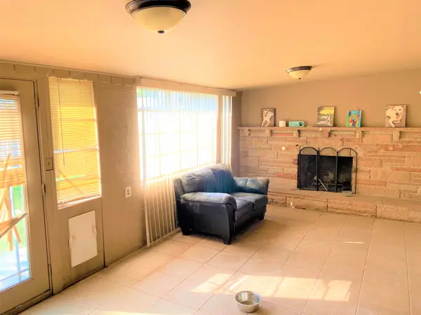 2434 North 37th Place, Phoenix, AZ 85008