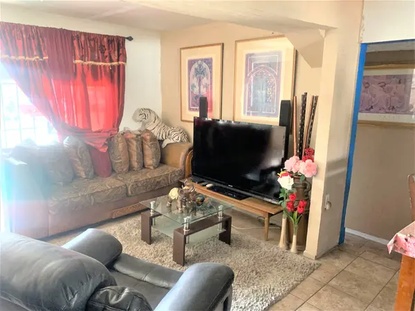 3130 West Almeria Road, Phoenix, AZ 85009