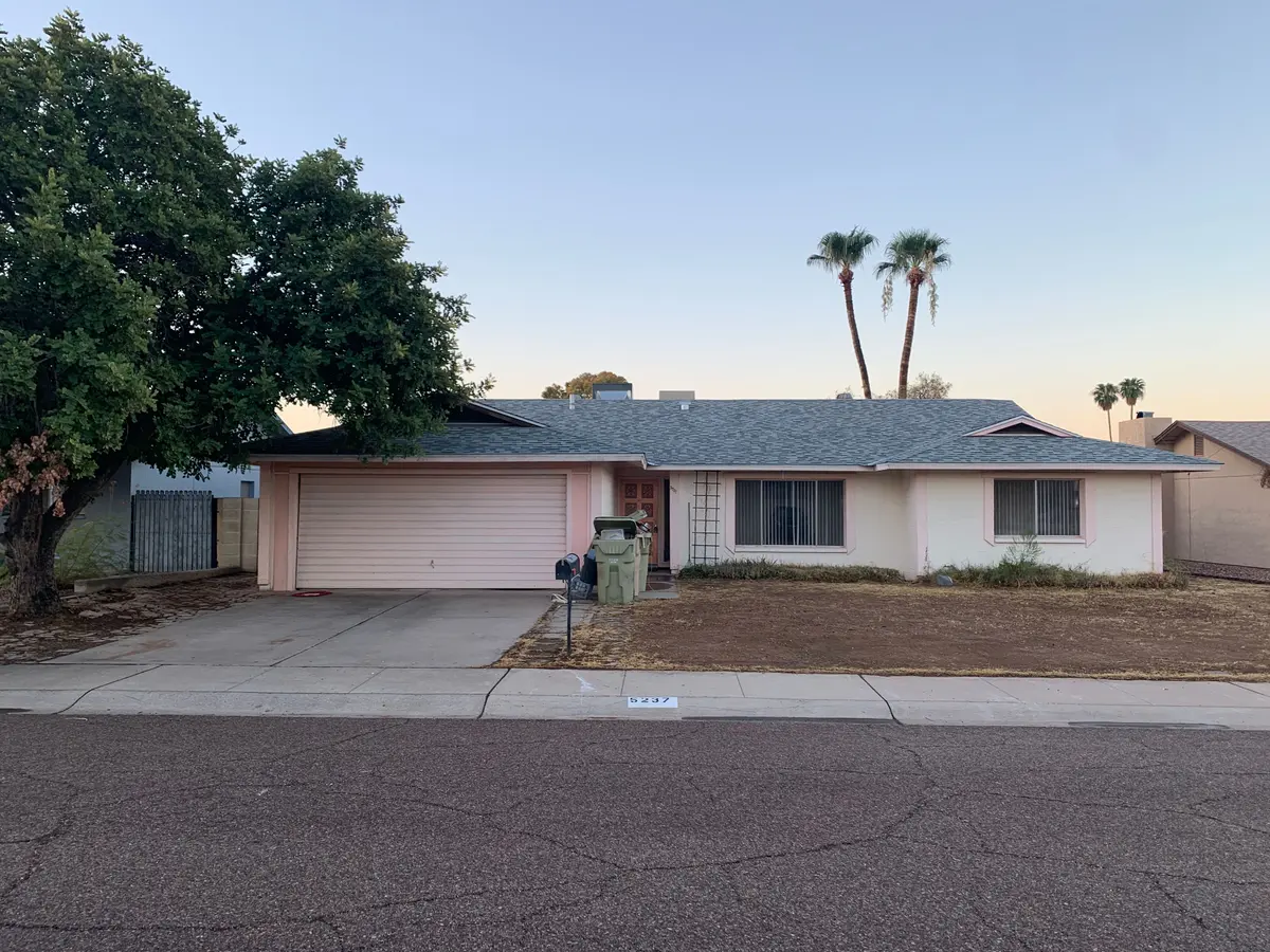 5237 W Port Au Prince Ln, Glendale, AZ 85306