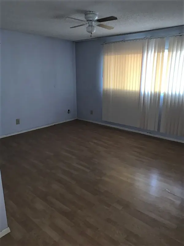 5237 W Port Au Prince Ln, Glendale, AZ 85306