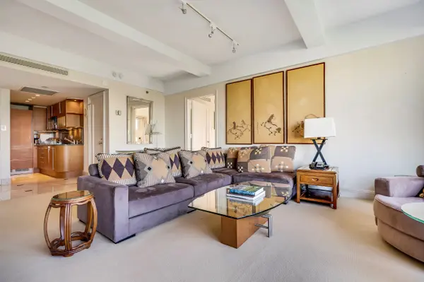 160 Central Park S #3703, New York, NY 10019