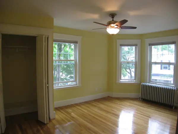 28 Brookside Ave #2, Jamaica Plain, MA 02130