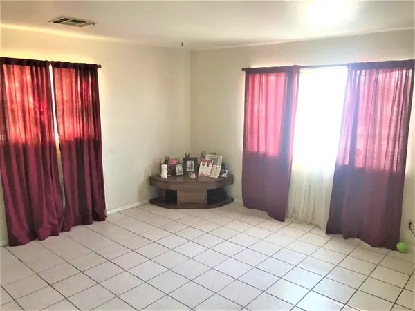 2707 East Atlanta Avenue, Phoenix, AZ 85040