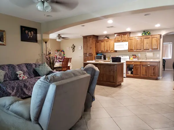 1037 E Ruth Ave, Phoenix, AZ 85020