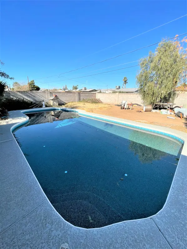 3250 E Hillery Dr Phoenix, Az 85032,