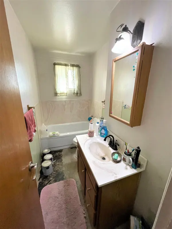 3250 E Hillery Dr Phoenix, Az 85032,