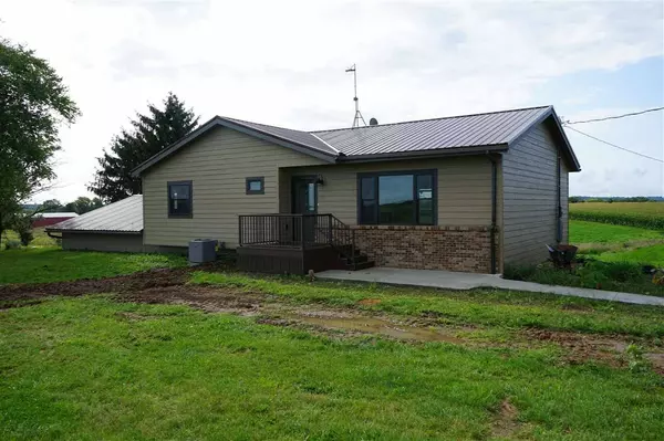 783 Larkin Dr, Dorchester, IA 52140