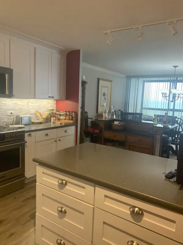 1500 Sheridan Rd #4H, Wilmette, IL 60091